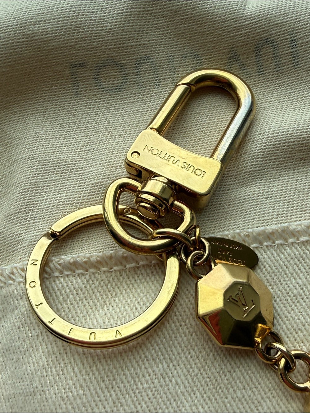 Authentic Louis Vuitton Facettes Bag Charm / Key Holder - Picture 3 of 9